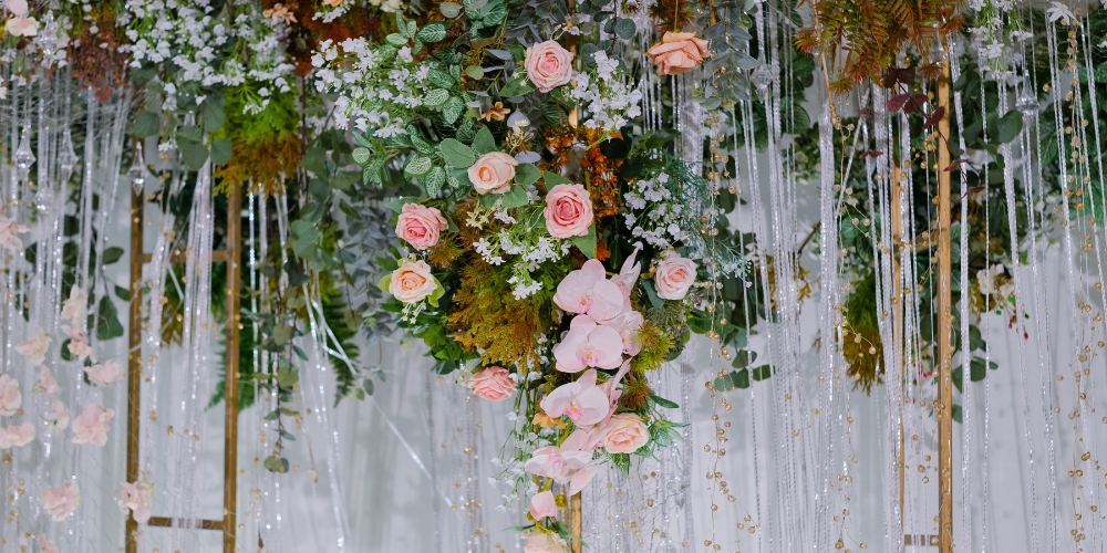 What Different Colors of Roses in a Bouquet Actually Mean