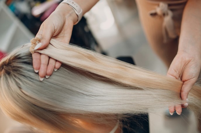 Maintaining textured hair extensions